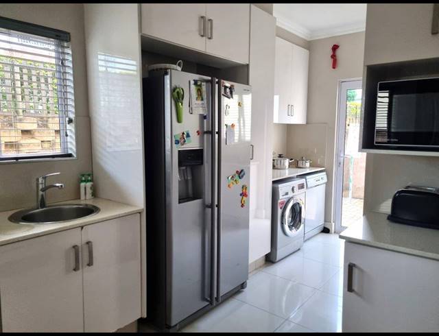 3 BEDROOM TOWNHOUSE RENTED IN EDGEMOUNT ESTATE